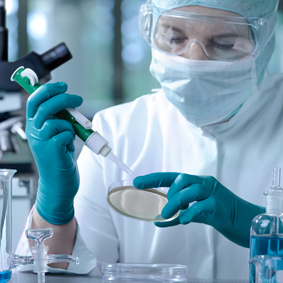 Experimentos biotecnológicos y de ciencias de la vida en los laboratorios
