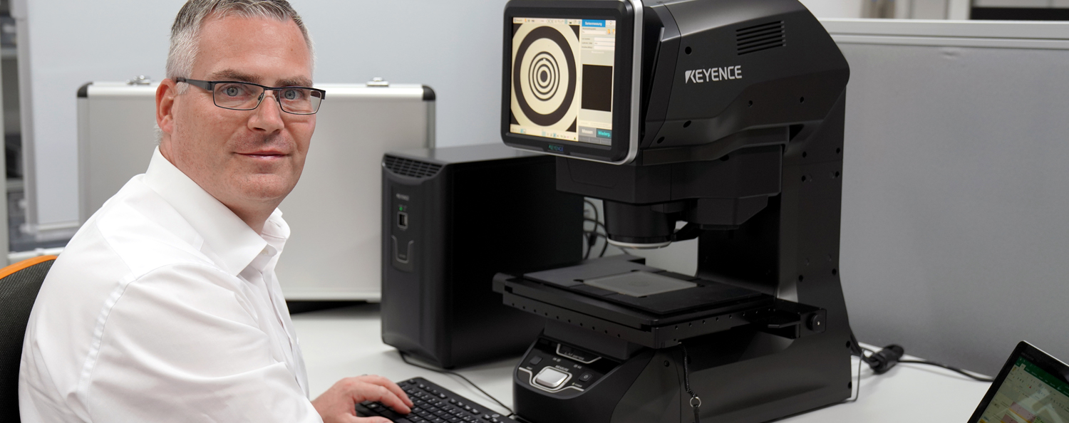 Calibración de microscopios de medición y proyectores de perfiles Keyence
