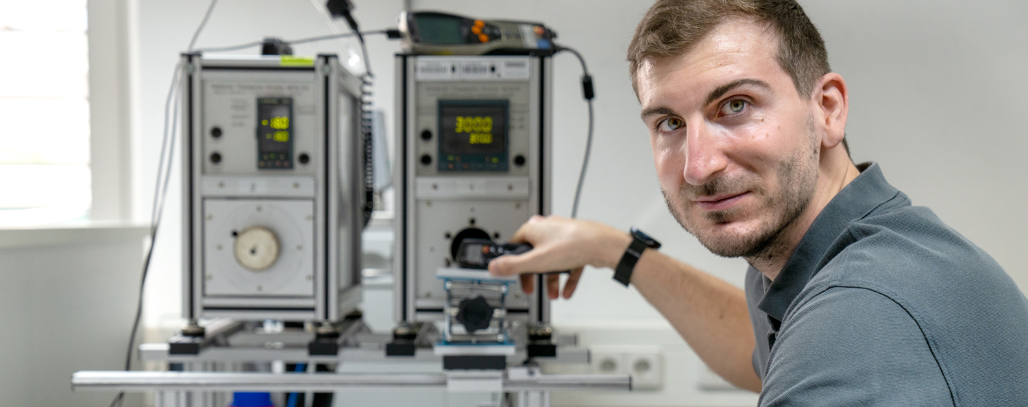 Calibración de equipo de medición por infrarrojo en el laboratorio de termodinámica