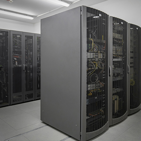 Sala de servidores Testo Industrial Services Kirchzarten Archivo seguro de los datos de los equipos de prueba en Testo Industrial Services