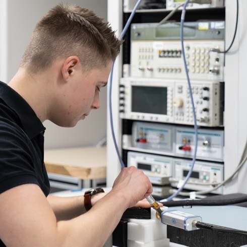 Calibración de instrumentos de medición de alta frecuencia