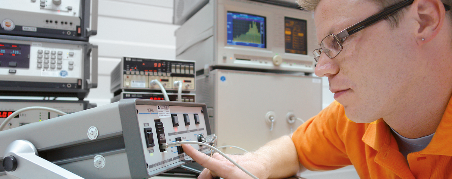 Calibración en el laboratorio eléctrico de las estaciones de medición de EMC